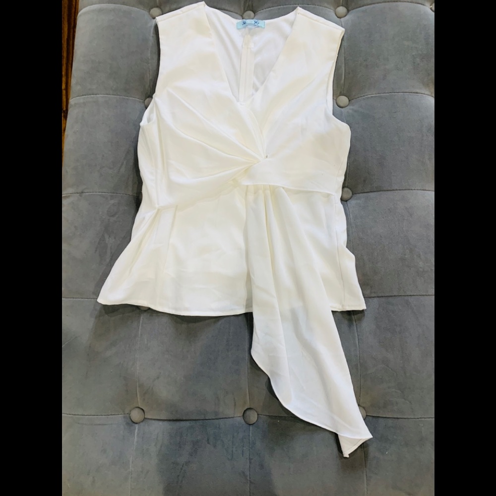 She & Sky unique white top